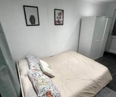 single bed private room available