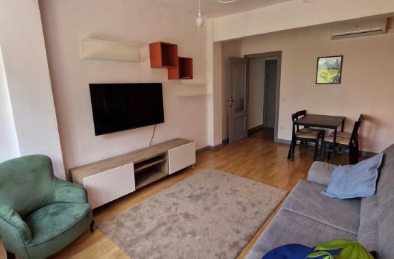 Alicante, RENT from 6 months, near Pla.
 
 Studio with fresh renovation 2024, new furniture and appl