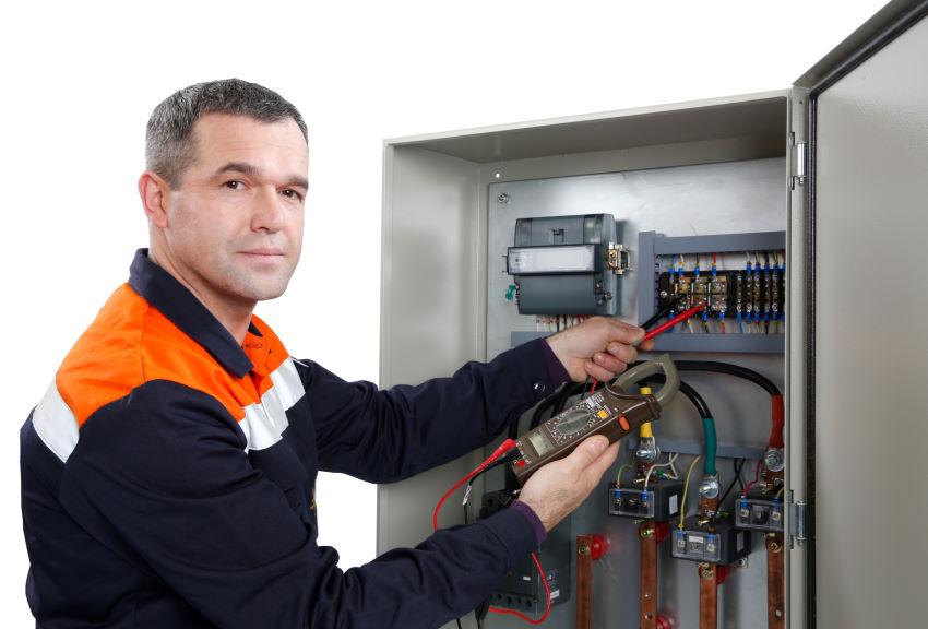 We are looking for two electricians in the Installation Department.
 
 R