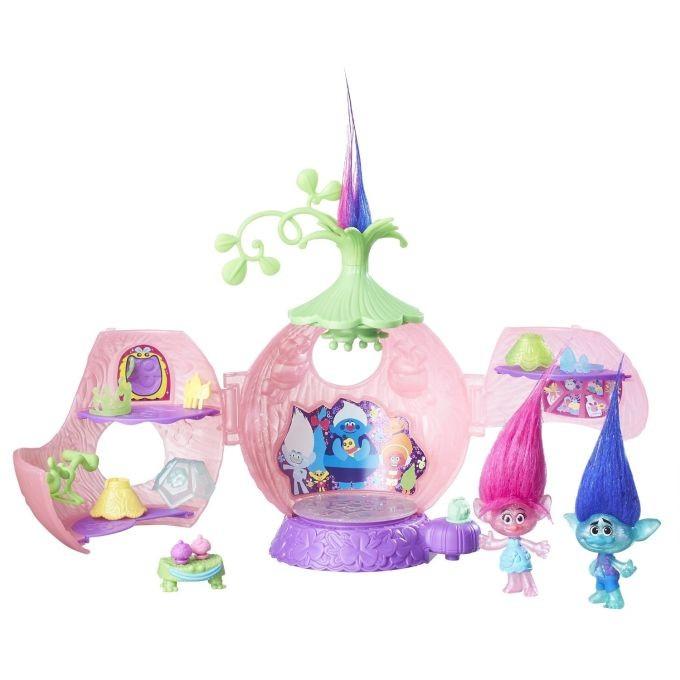 B6560 TROLLS Trolls playset HASBRO
 
 Includes Troll House with rotating dance floor and lights, 2 T - 1